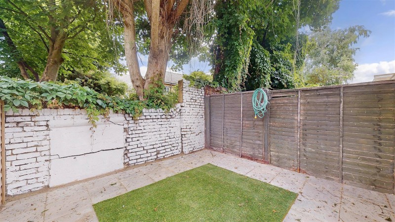 Images for Tolson Road, Isleworth EAID:ajmanserapi BID:1