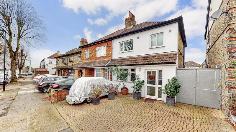 Images for Lime Tree Road, Hounslow EAID:ajmanserapi BID:1